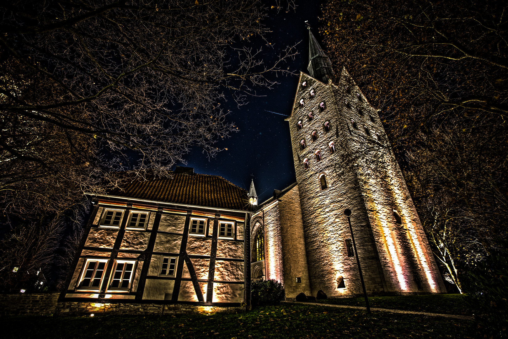 Geseker Stiftskirche bei Nacht