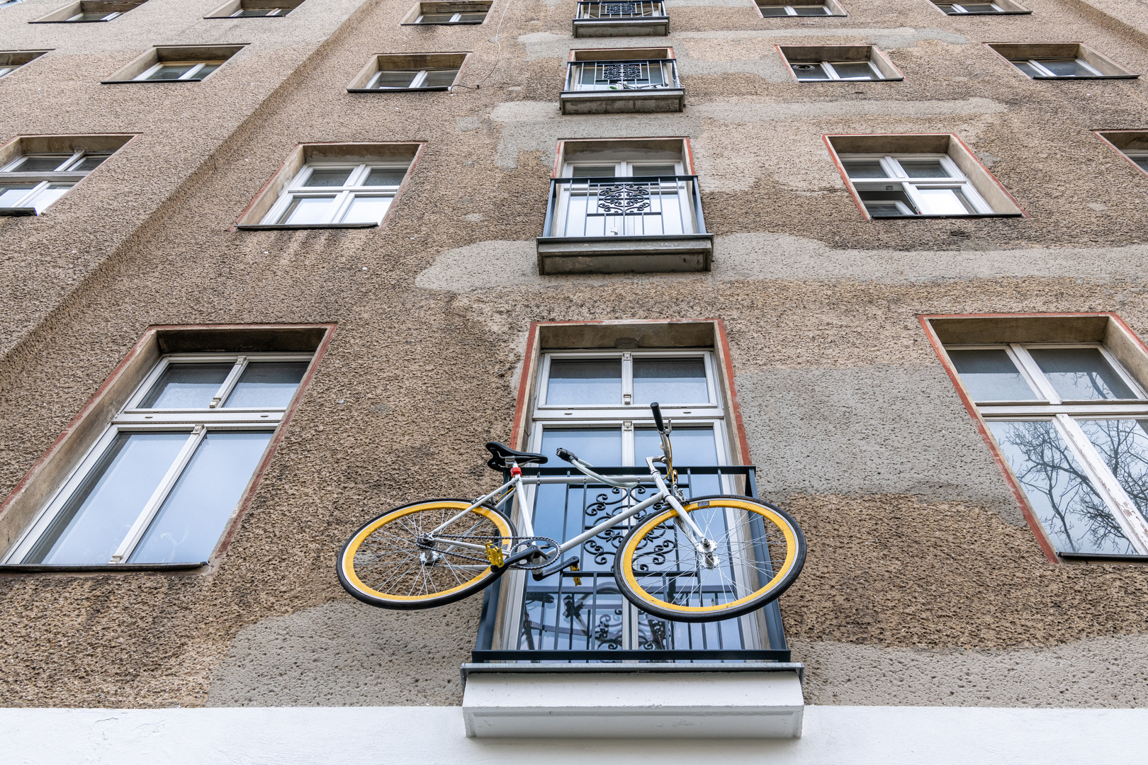 gesichert am Mehringdamm in Berlin-Kreuzberg