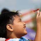 Gesichter Asiens, Kinder beim Drachen fliegen III