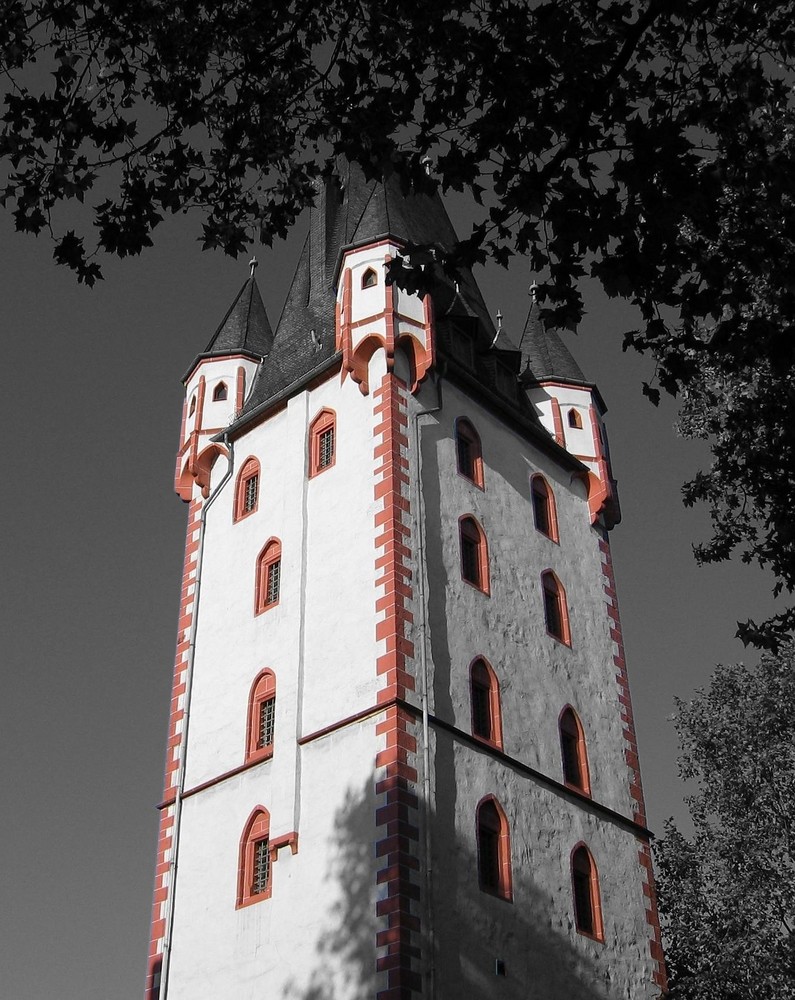 Gesichter des Mainzer Holzturms .....