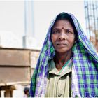 Gesichter Indiens 4 - selbstbewusste Bauarbeiterin