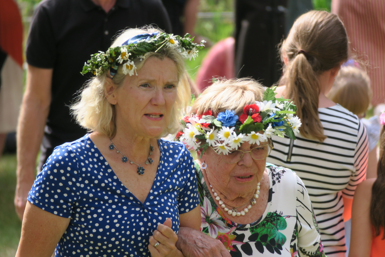 Gesichter Midsommar in Östra Ed