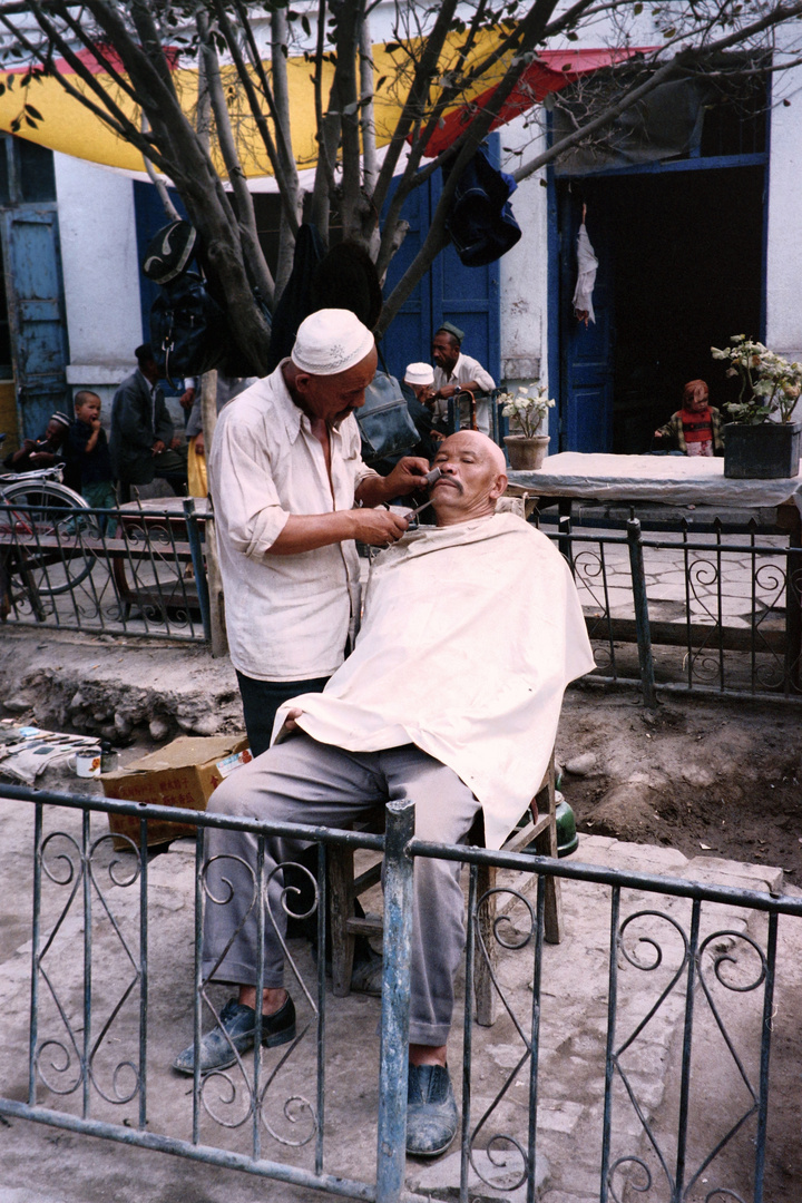 Gesichts-Pflege in Kashgar  (China)