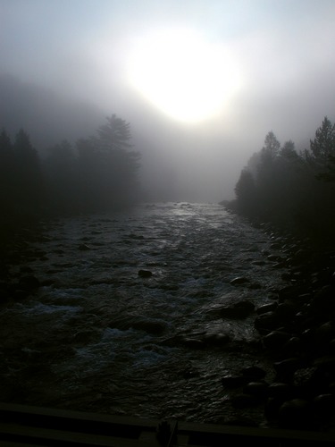 gespenstischer Sonnenaufgang in Kanada