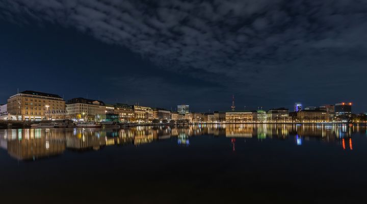 Gespiegelt - an der Binnenalster
