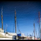 Gespiegelt ... auf dem Hafenwasser