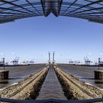 Gespiegelt ... Dockland-"Panorama" ...