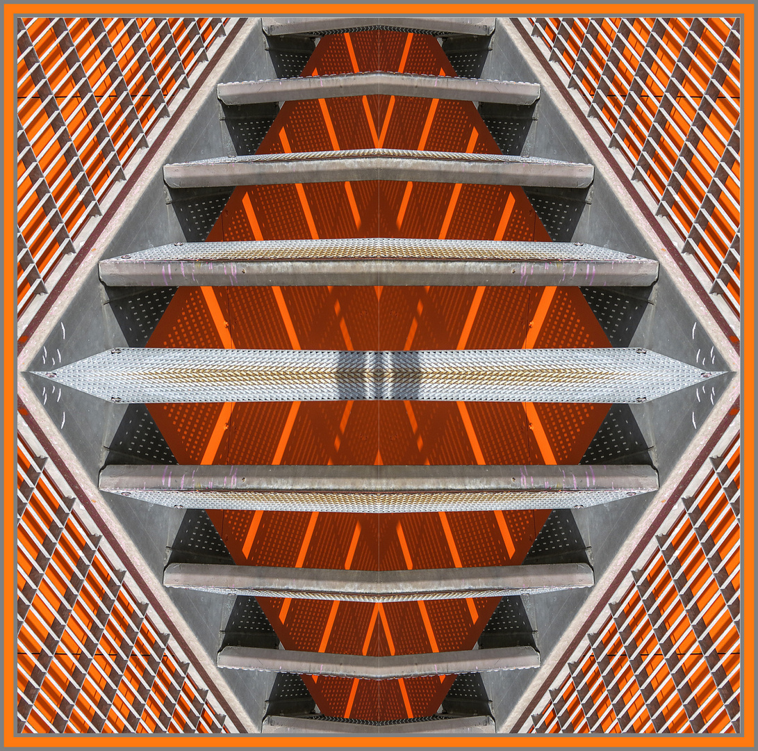 Gespiegelt ... Treppe ORANGE-GRAU