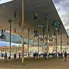 ...gespiegelt unter´m Spiegeldach am alten Hafen von Marseille