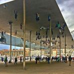 ...gespiegelt unter´m Spiegeldach am alten Hafen von Marseille