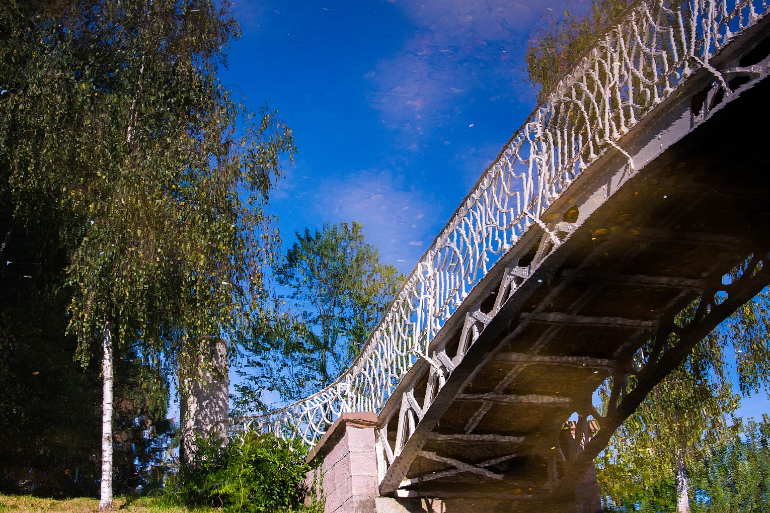 gespiegelte Brücke