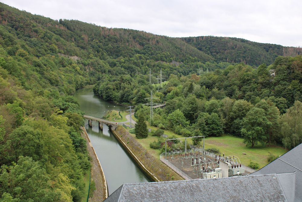 Gespiegelte Brücke