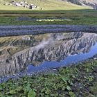 Gespiegelte Felsen am Urnerboden