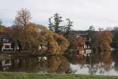 gespiegelte Herbststimmung