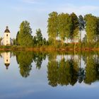 gespiegelte Kirche von Nås 