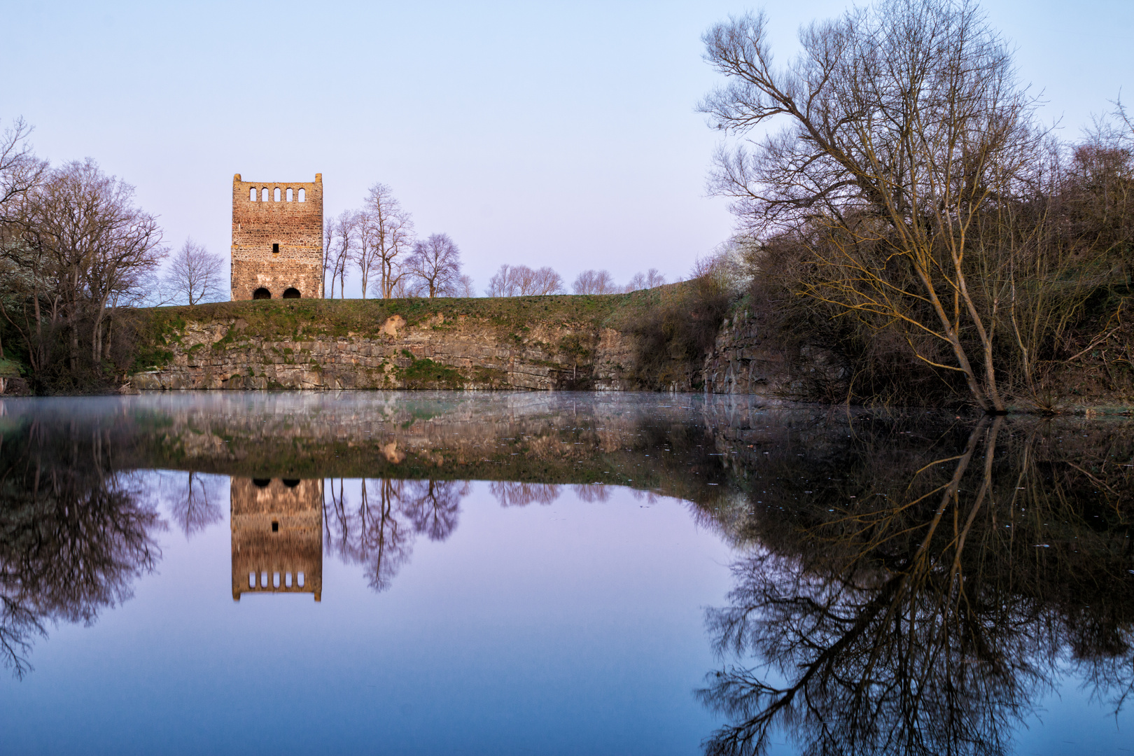 gespiegelte Ruine