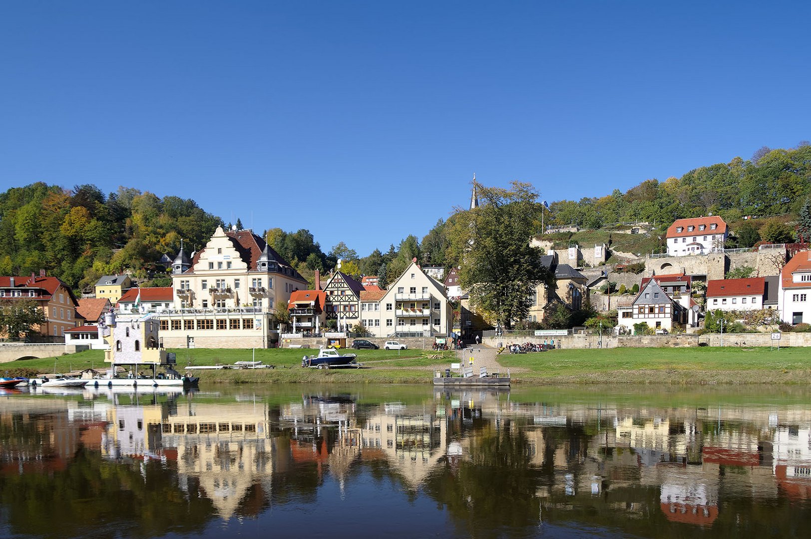 Gespiegelte Stadt Wehlen