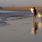 Gespiegelte Surferin