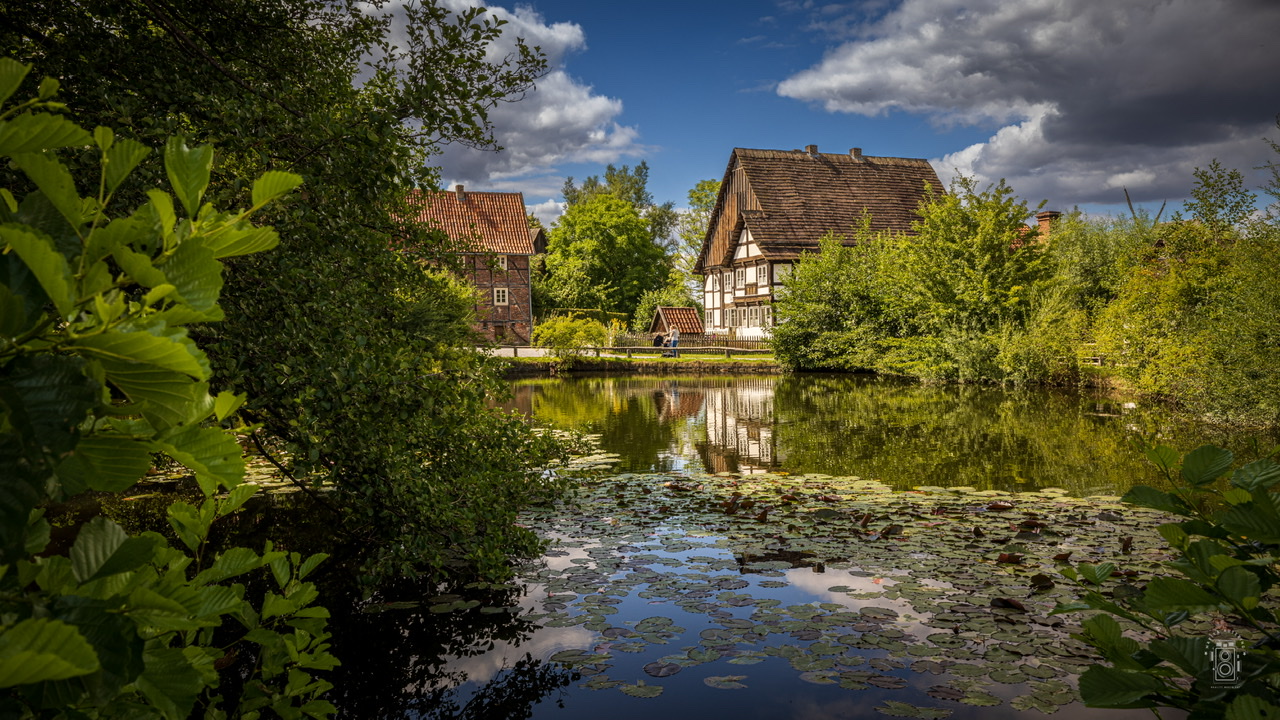 Gespiegeltes Fachwerk