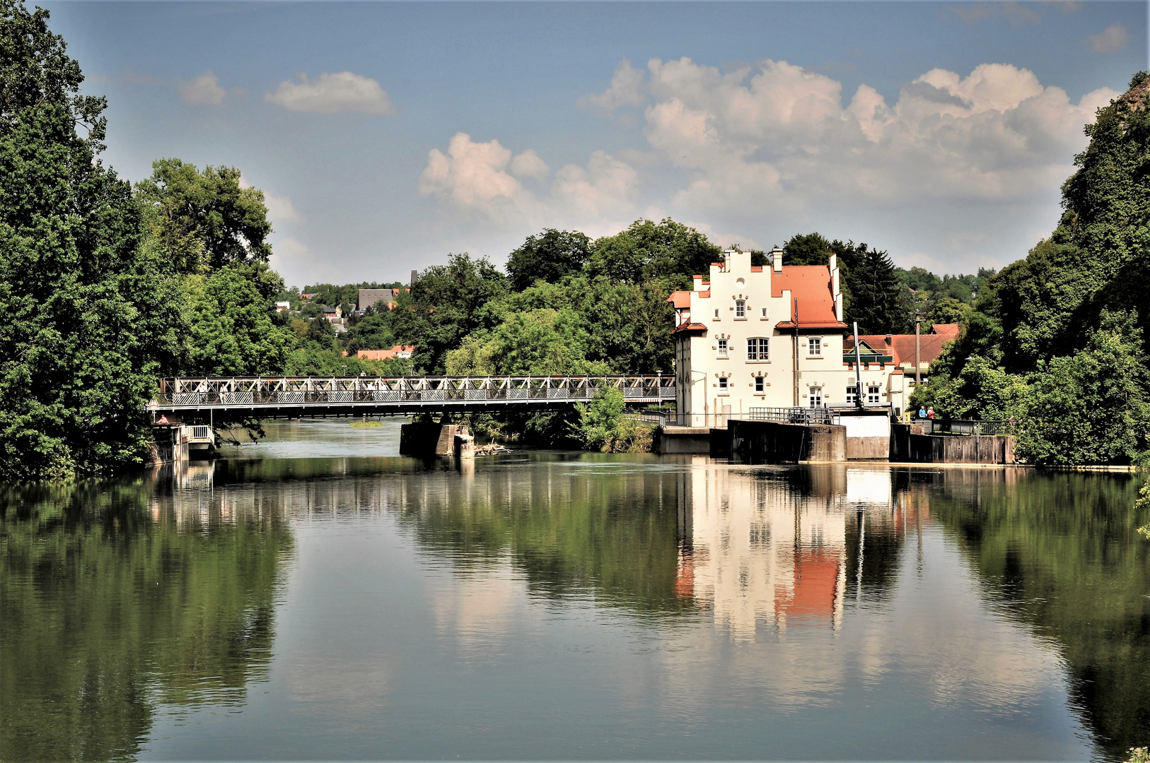 Gespiegeltes Kraftwerk in Sigmaringen 