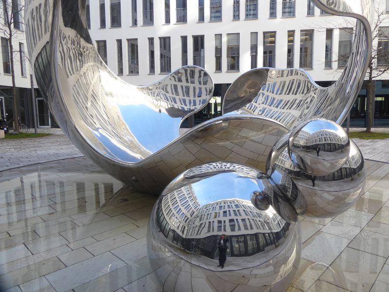 Gespiegeltes Kunstwerk....