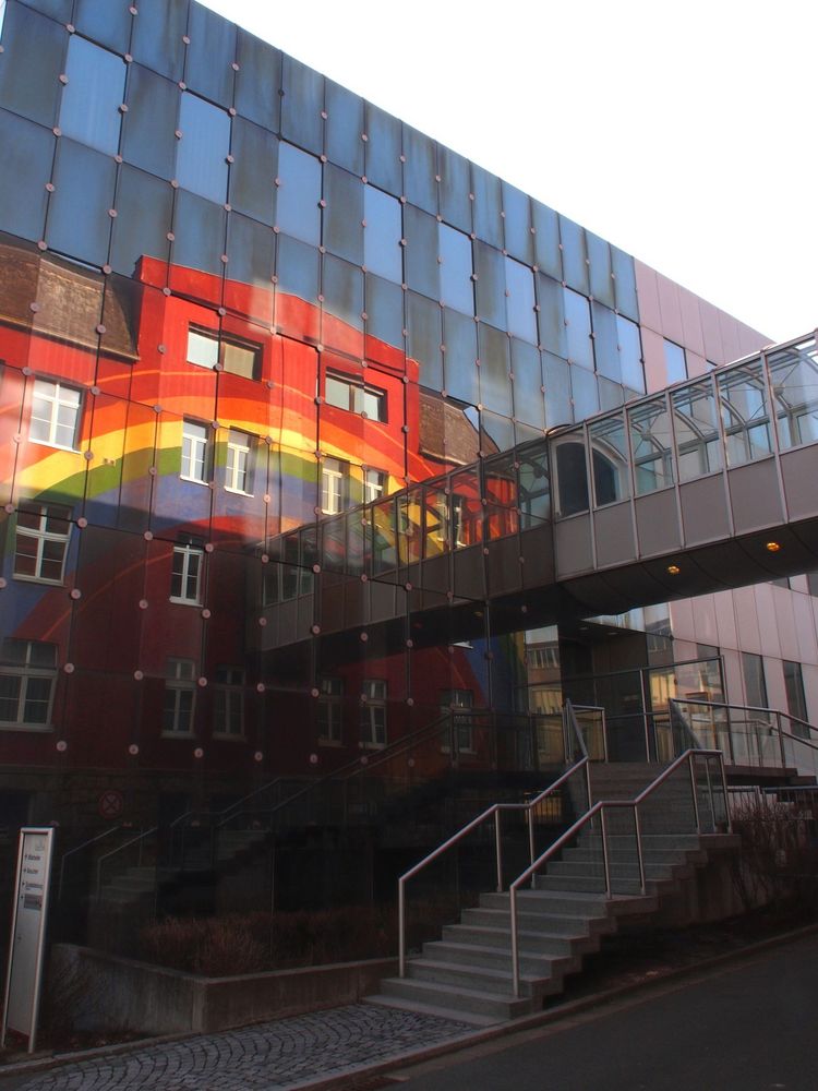 Gespiegeltes Regenbogenhaus 