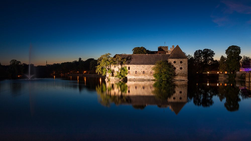 Gespiegeltes Wasserschloss