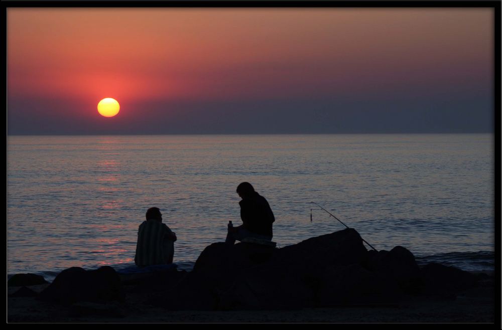 Gespräch am Meer.