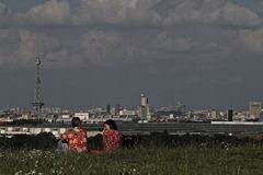 Gespräche  auf dem Teufelsberg im Grunewald