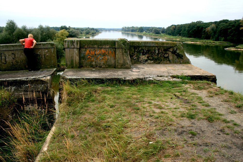 Gesprengte Oderbrücke - Zugang von polnischer Seite