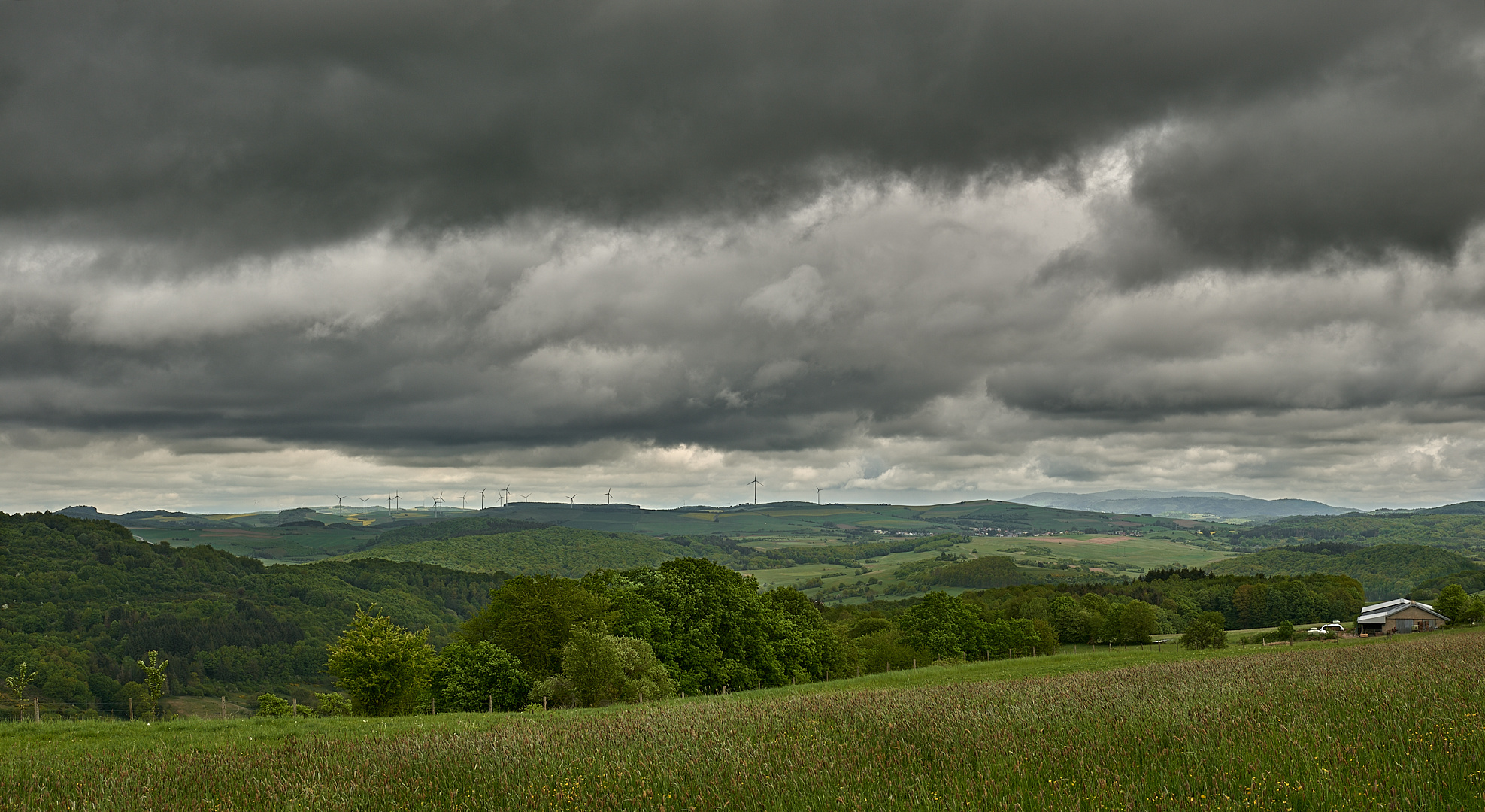 Gestern 28.04.2020 Dicke Wolken über der Pfalz und es fiel kein Regen bei uns...