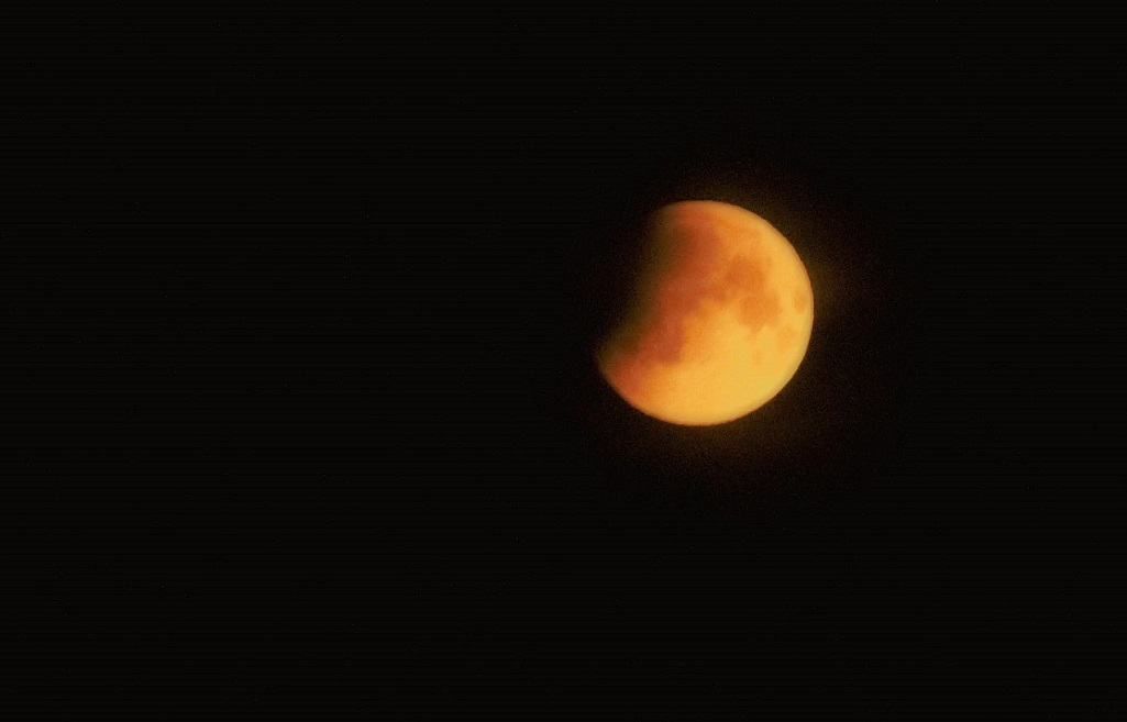 Gestern morgen ca. 4.30 h hat sich der Mann im Mond bei uns verkrümelt.