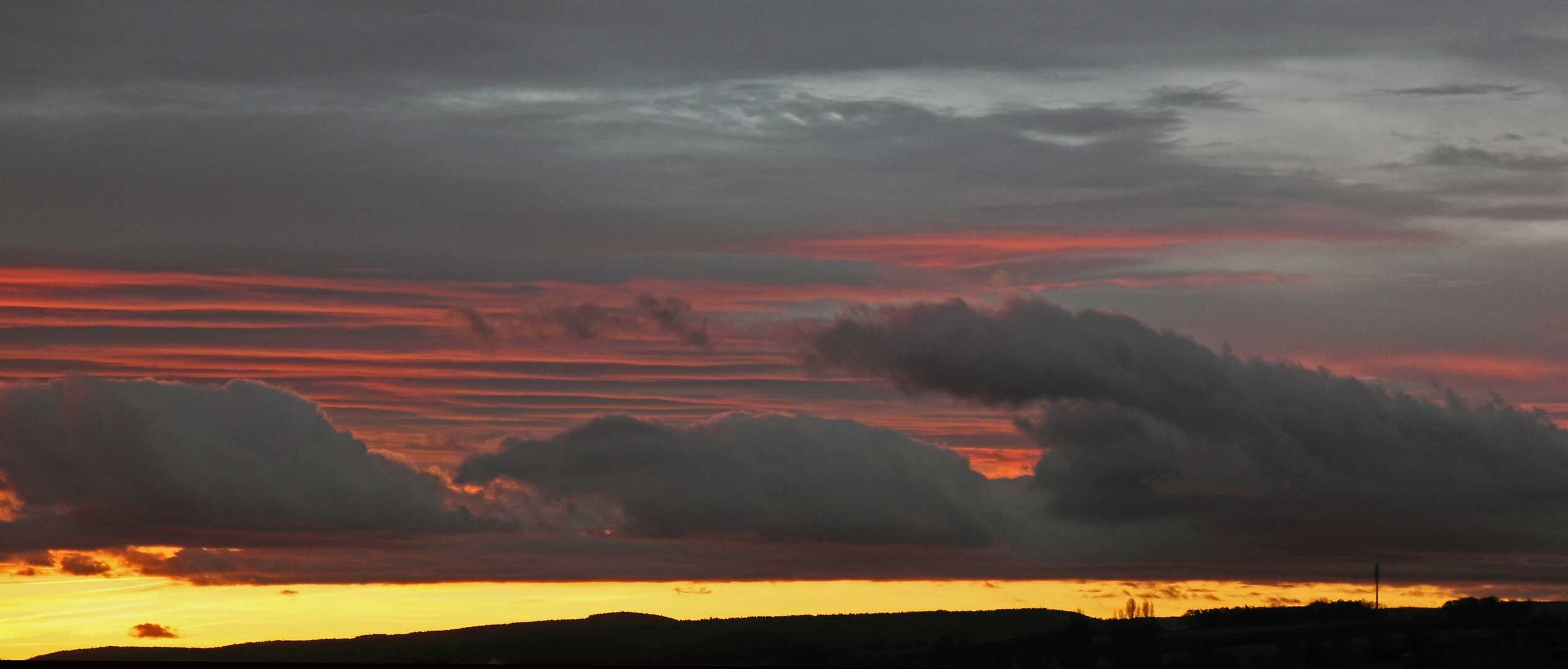 Gestern Morgen ein Wolkenspektakel das ich so noch nie gesehen habe...