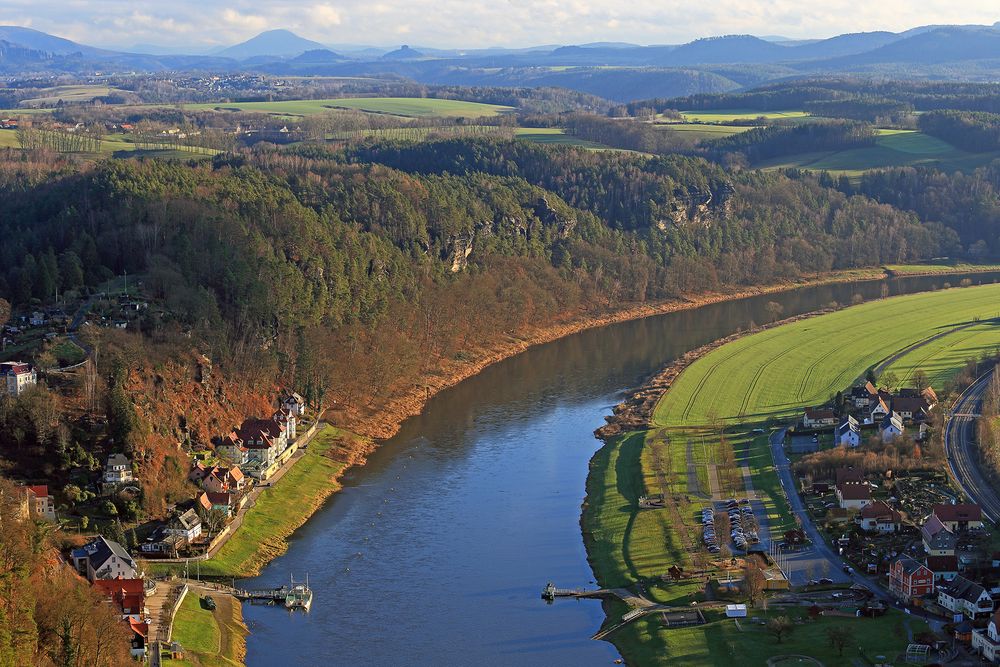 Gestern Nachmittag gab es ein Sonnenfenster über der Bastei...