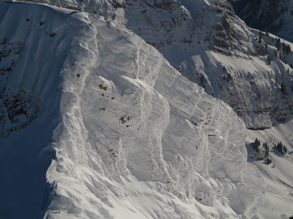 gestern vom Säntis aus heranfokussiert...