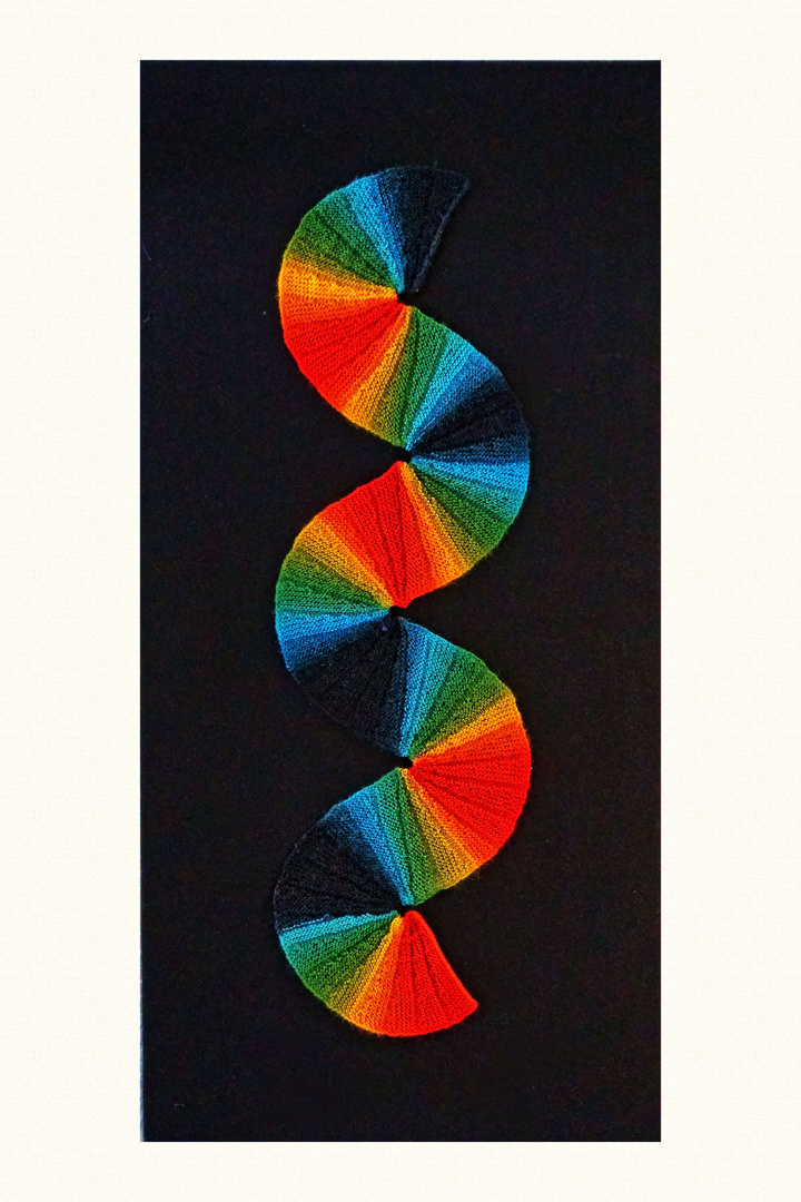 Gestricktes Gemälde - Fünf Regenbogen