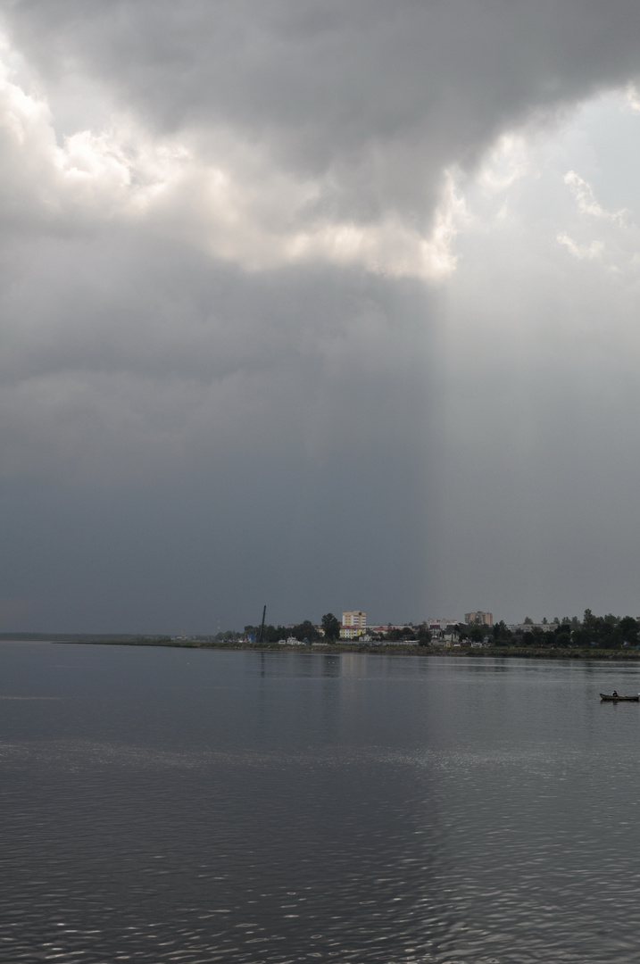 geteilter Himmel über Ladoga