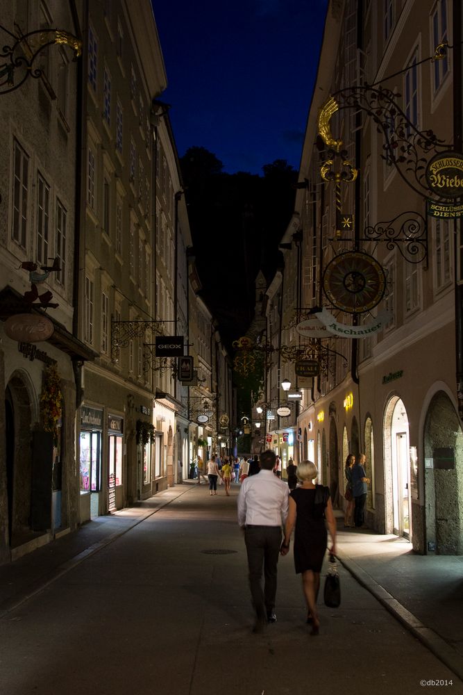 Getreidegasse bei Nacht