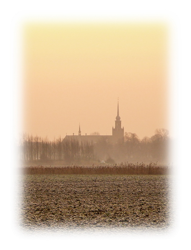 getting up early (9am), looking out the livingroom window (which is steamed up), the day is dawning