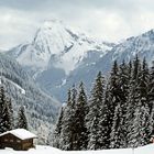 Gewaltige Landschaften der Dolomiten beim Skifahren zu beobachten