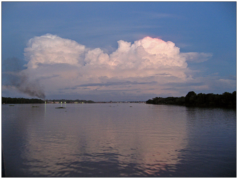 Gewitter auf dem Amazonas