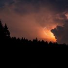 Gewitter hinter den Wolken