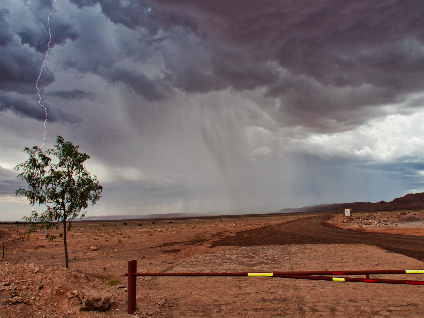 Gewitter in der Wüste