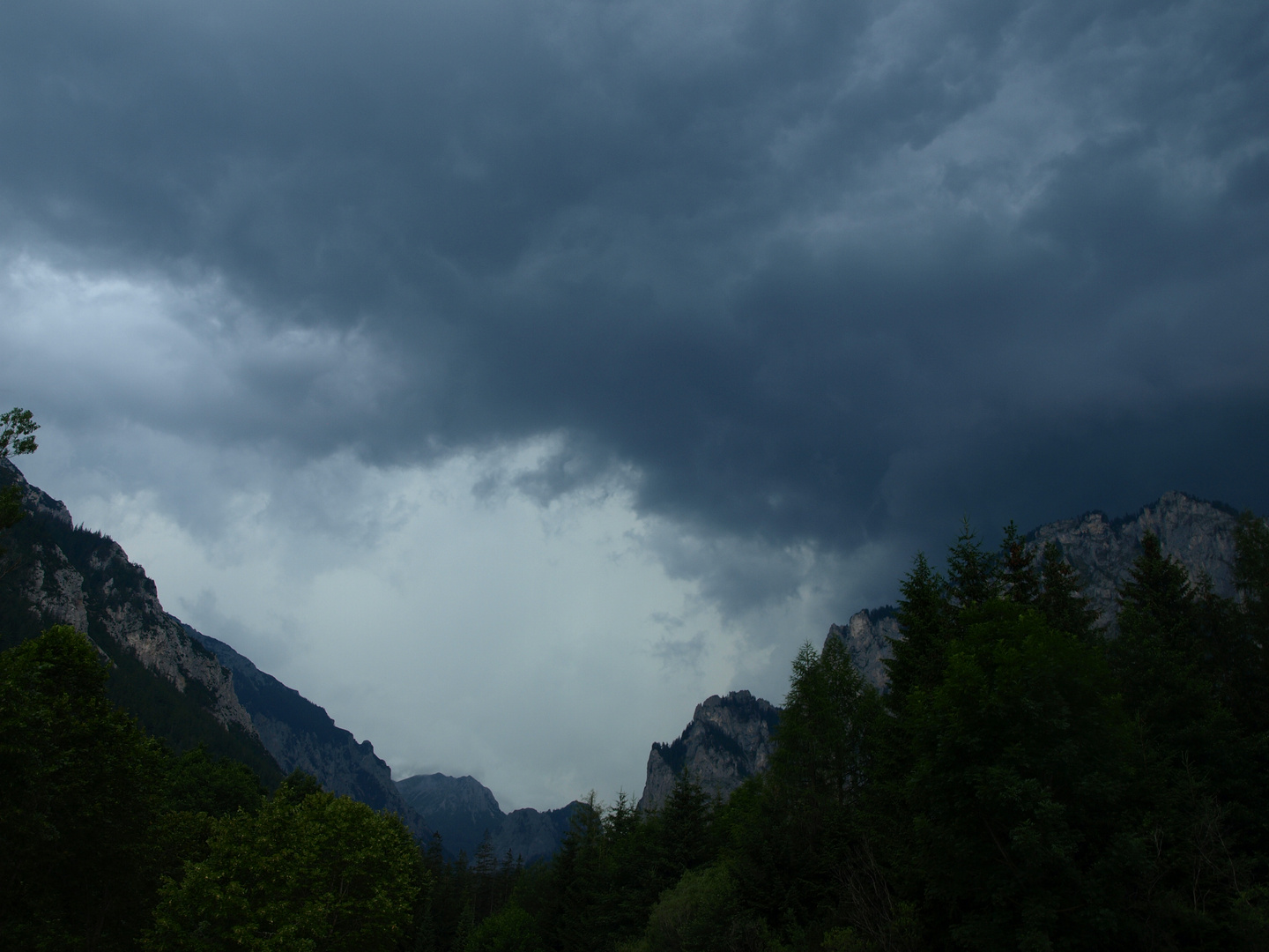 GEWITTER IN TRAGÖSS