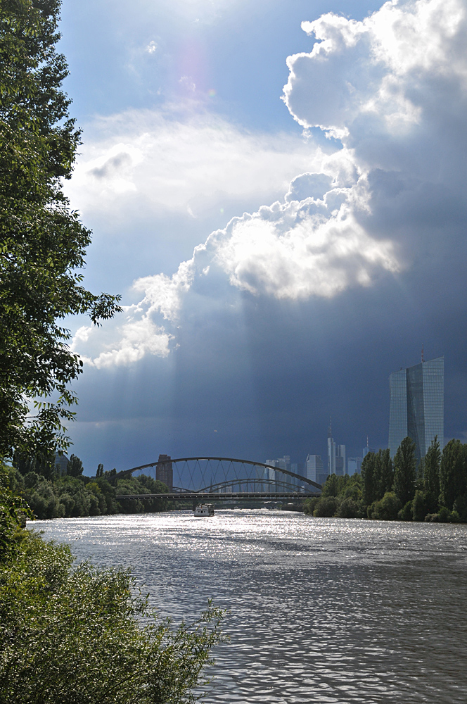 Gewitter – Juni: Der Blick nach Westen 01