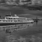 Gewitter-Lichtstimmung im Hafen von Konstanz.