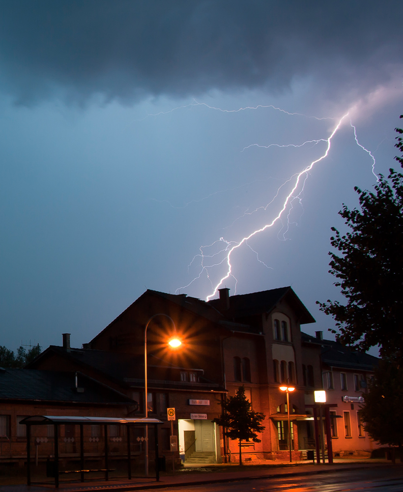 Gewitter - Mein erster Blitz, und gleich ein Volltreffer im Bhf