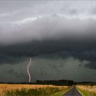 Gewitter mit Böenfront und Blitzschlag