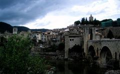 Gewitter über Besalu (Provinz Girona)