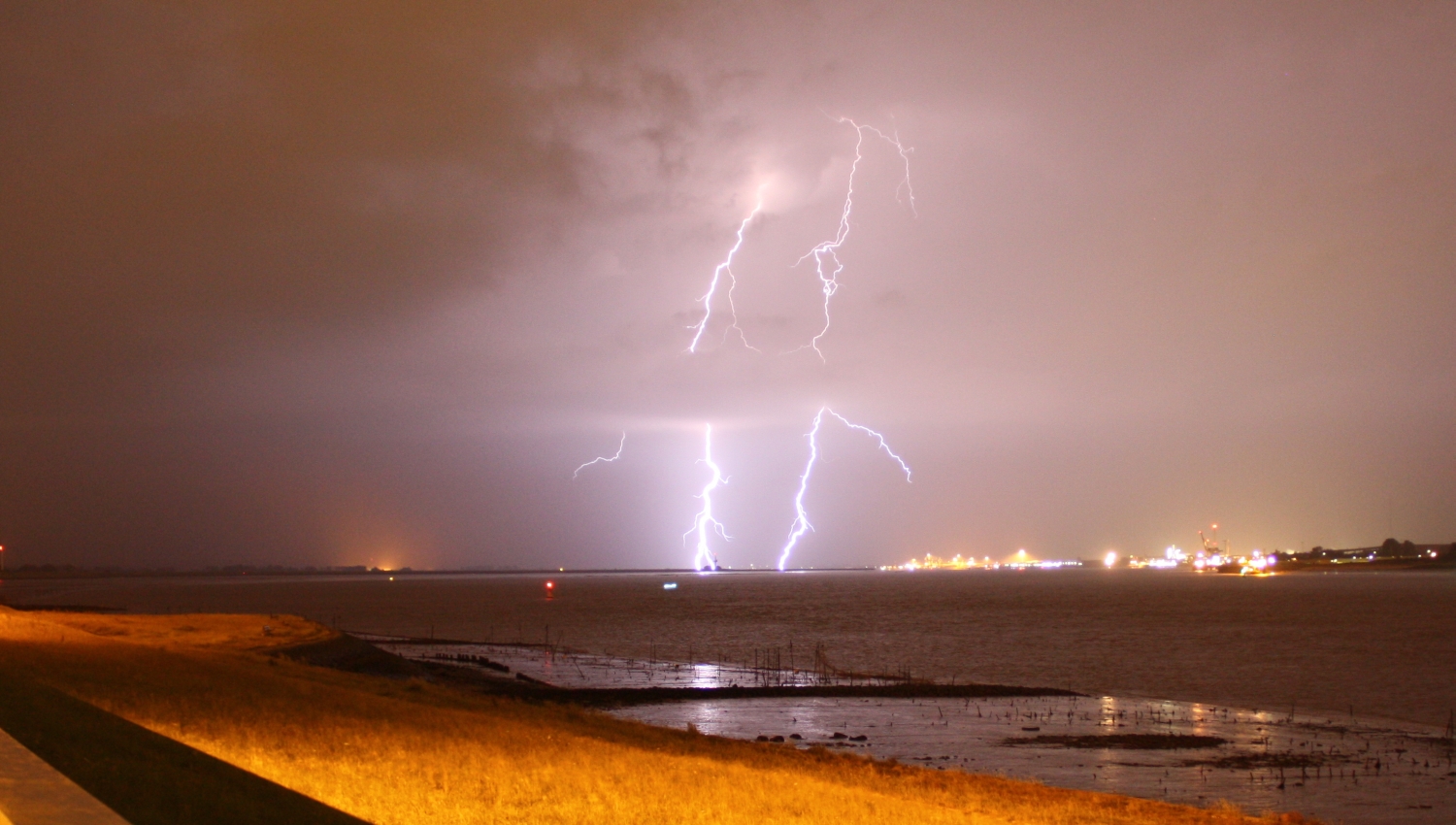 Gewitter über Bremerhaven